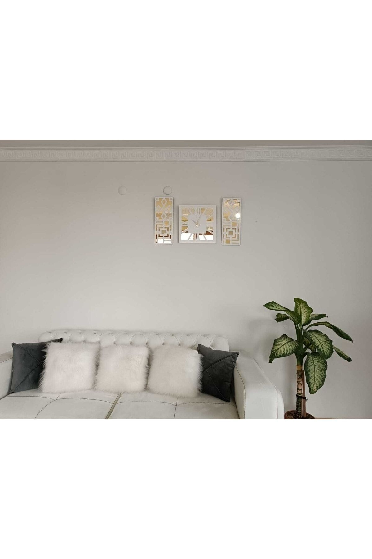 4 Mm Roma Rakamlı Modern & Şık Tasarım Beyaz Mdf Üzeri Gold Renk Aynalı Pleksi 3lü Duvar Saat Seti